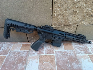 Pistole samonabíjecí GIS AR9